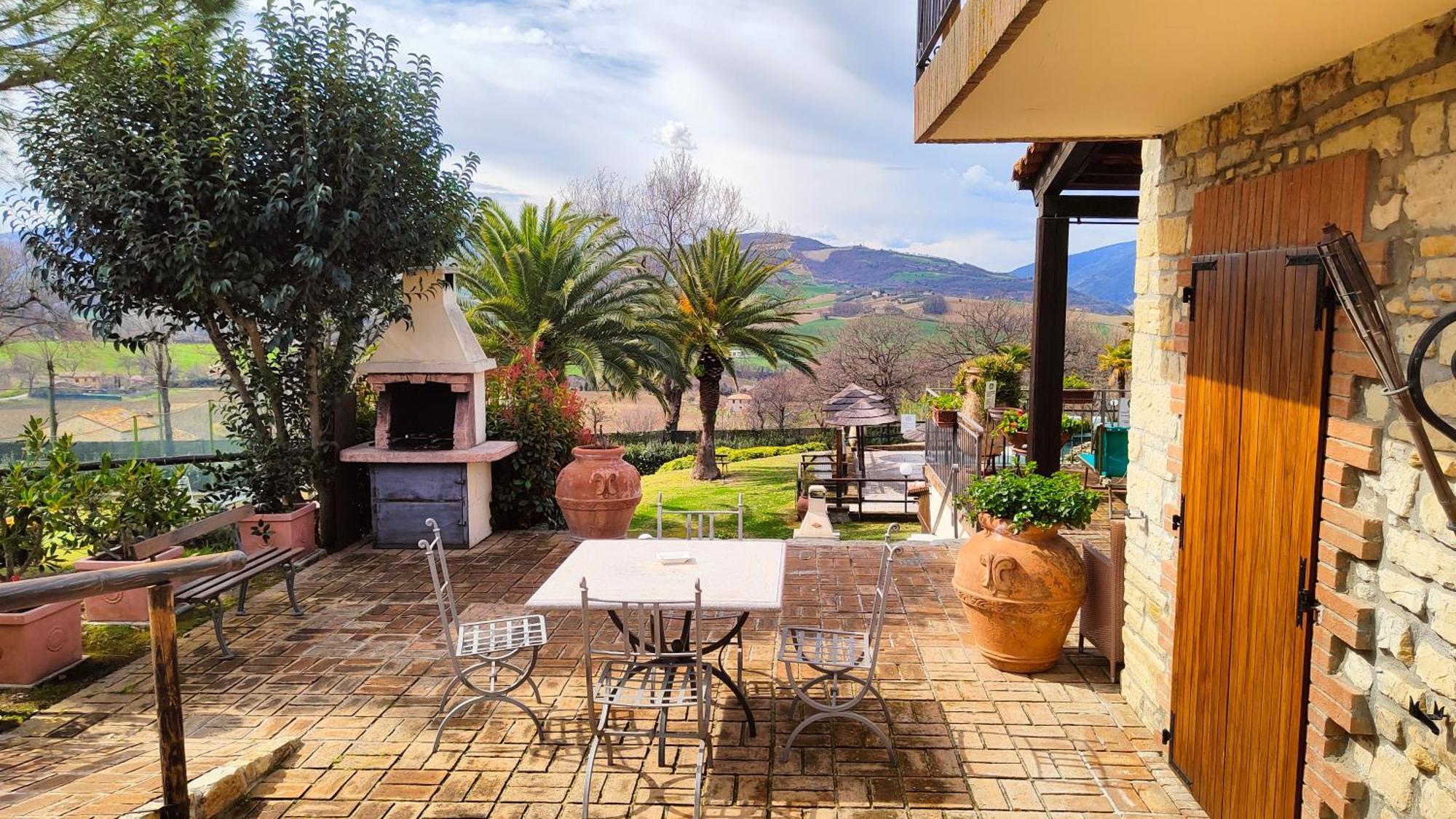 La Valle Del Sole Country House SantʼIppolito Esterno foto